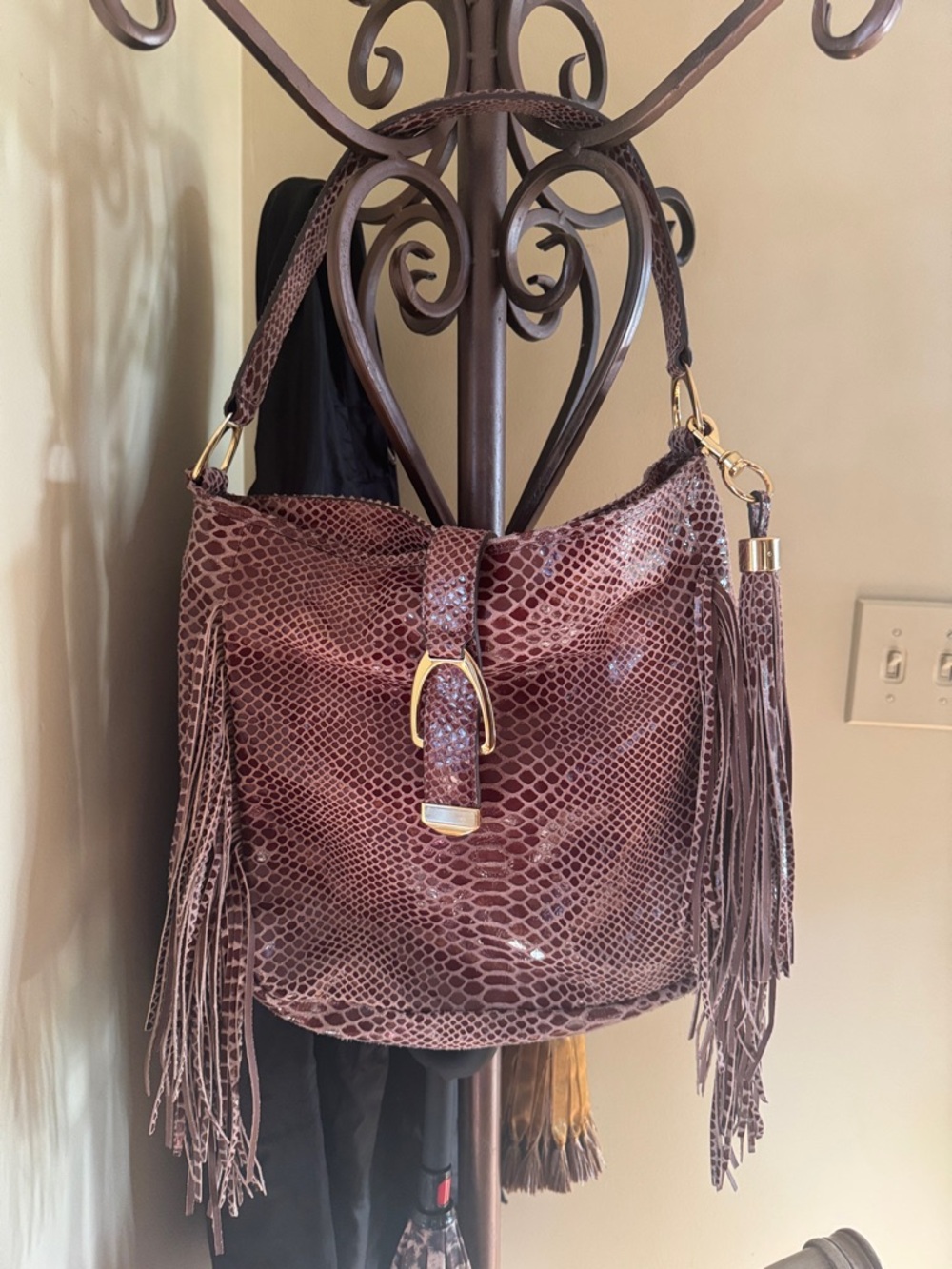 G.I.L.I. Sienna Cobra Brown Leather Stirrup Fringe Hobo bag with Gold Hardware